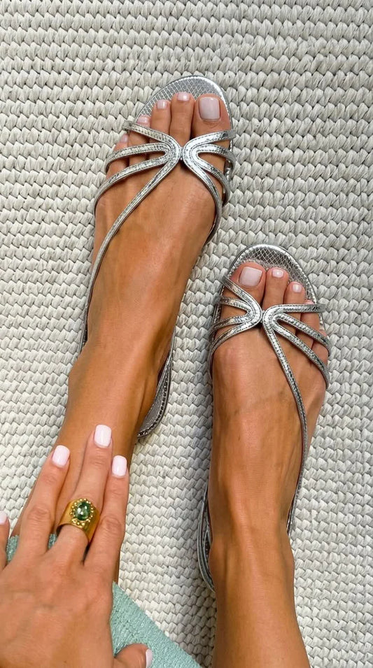 BIANCA | GINEVRA-SANDALER I GULD – SOMMARENS ELEGANSS