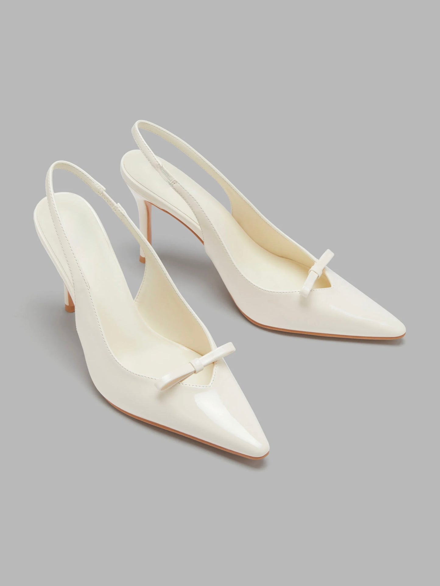 Abril | Tacones de punta