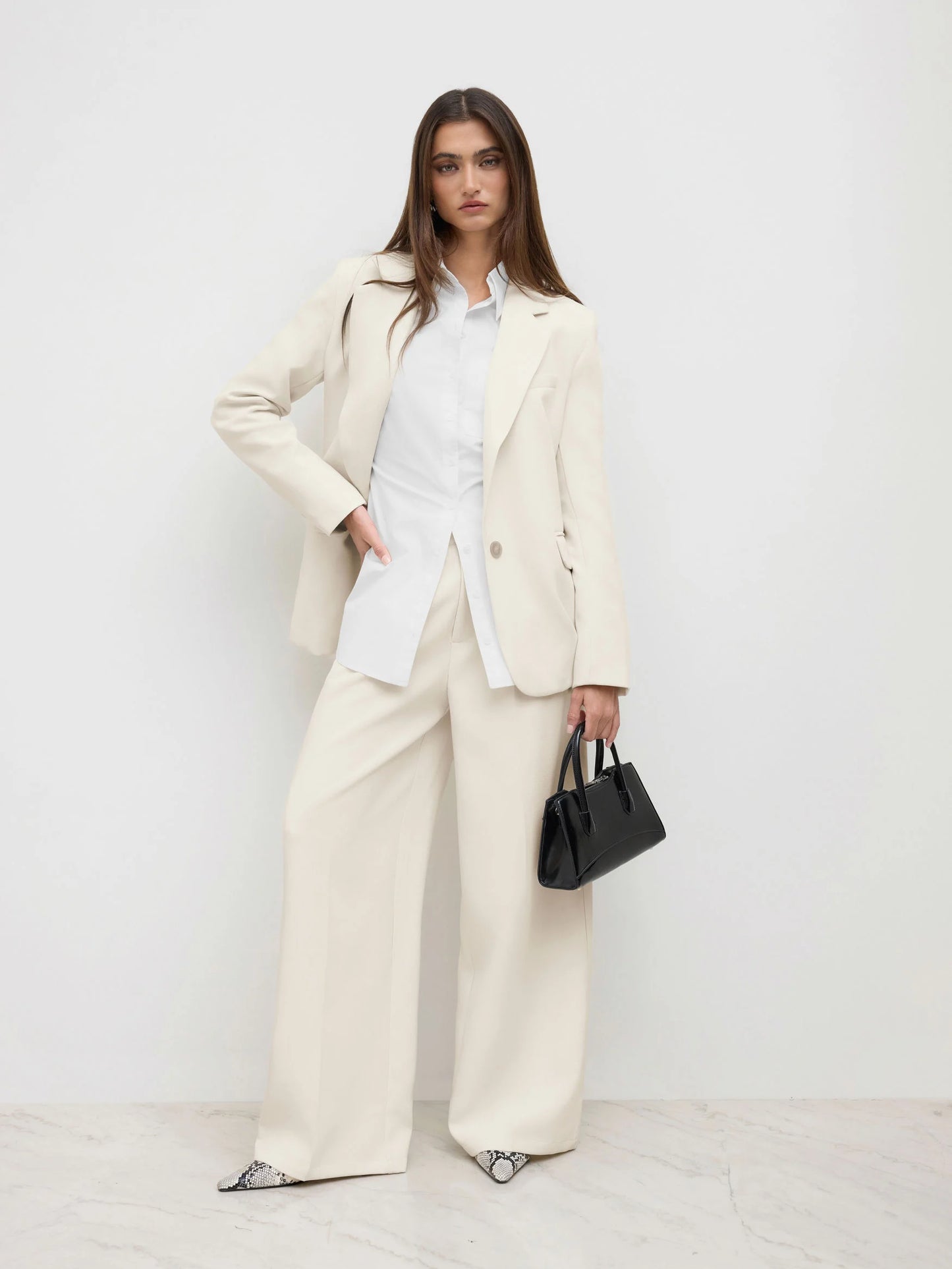 Claudia | Americana Oversize con Cuello en V