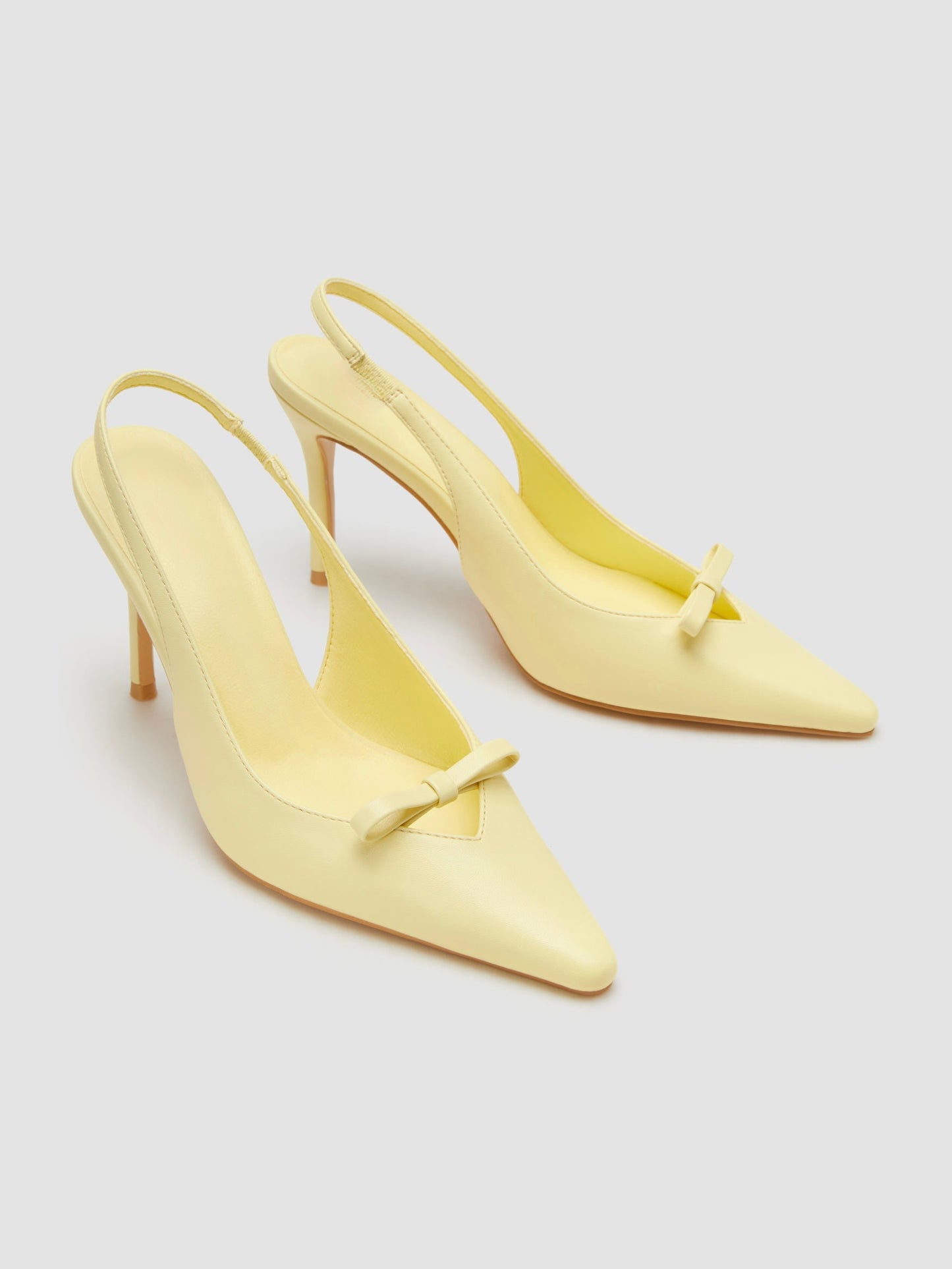 Abril | Tacones de punta