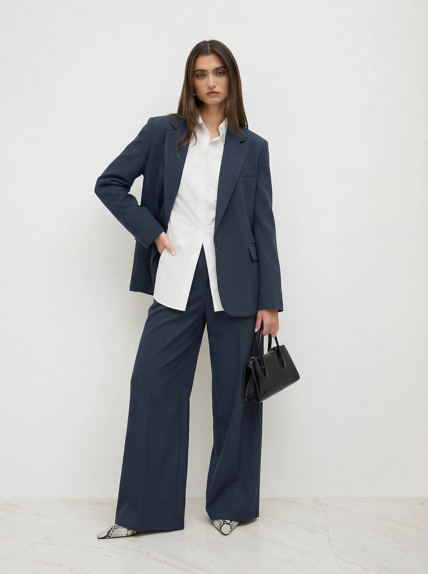 Claudia | Americana Oversize con Cuello en V