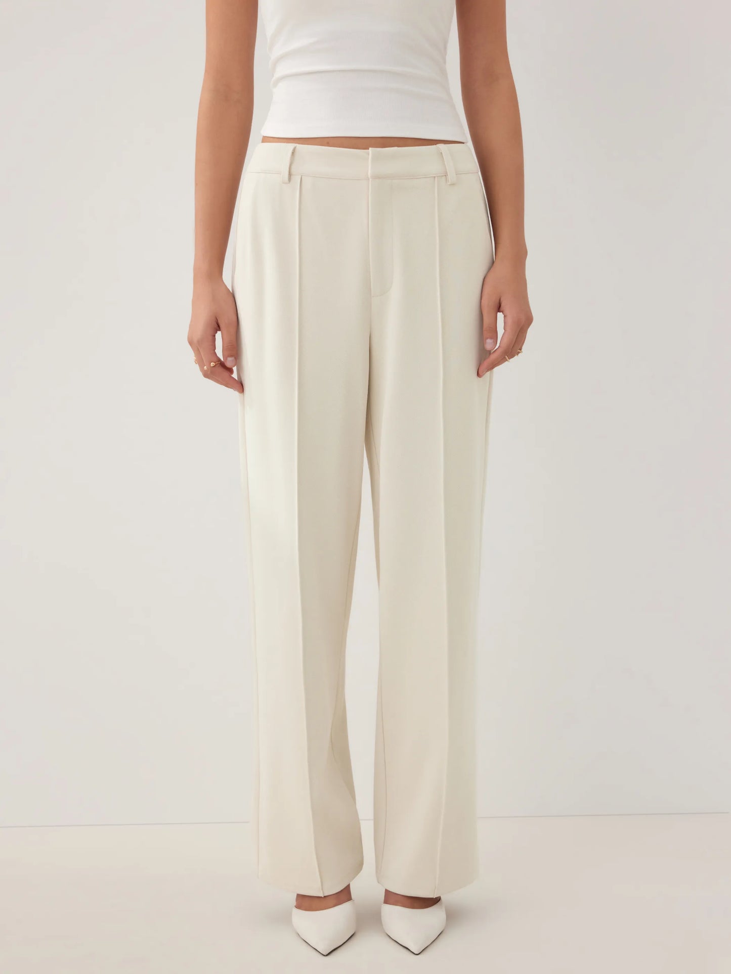 Pantalón recto plisado de tiro alto