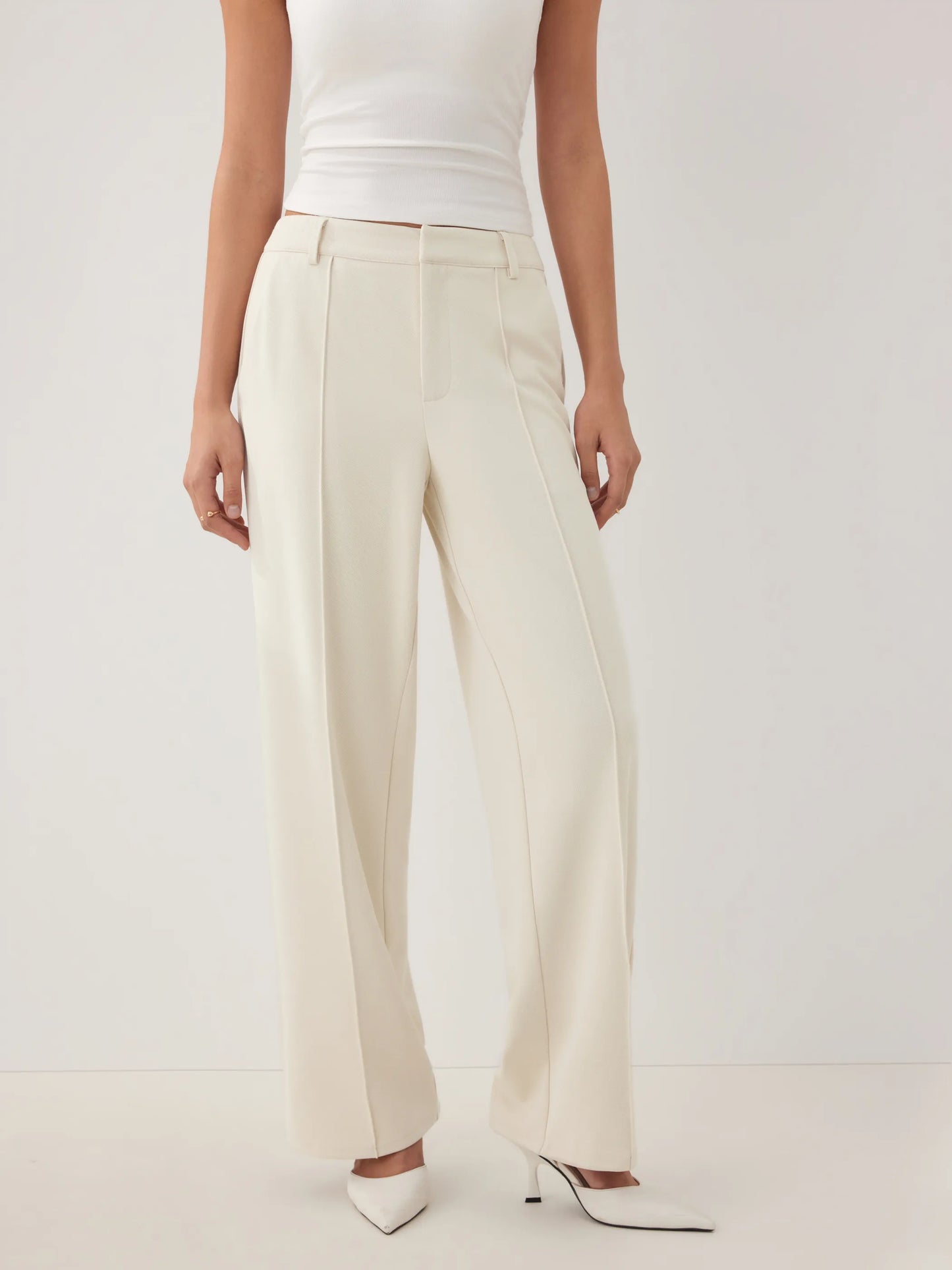Pantalón recto plisado de tiro alto