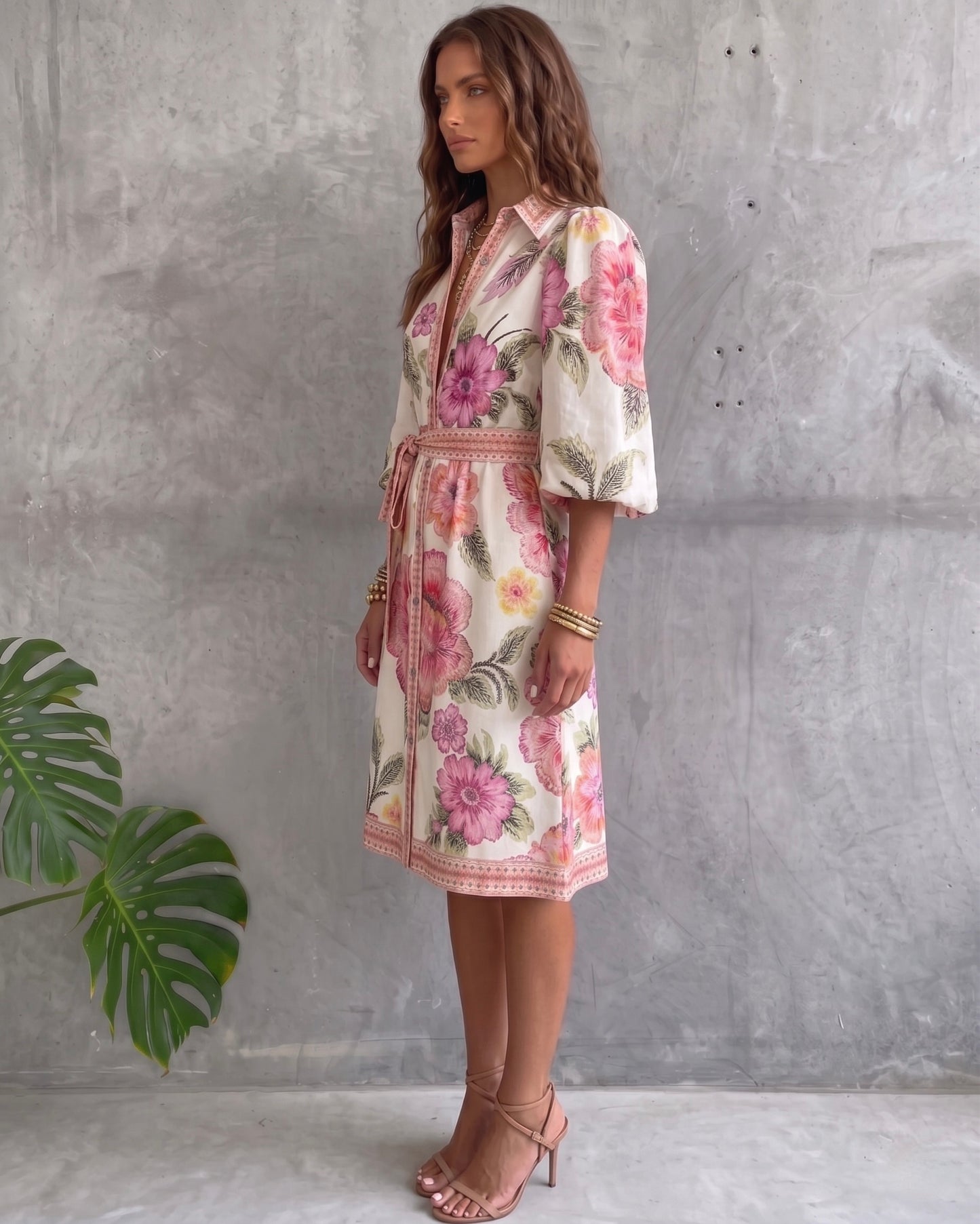 Vestido de manga farol con cuello con muescas y estampado