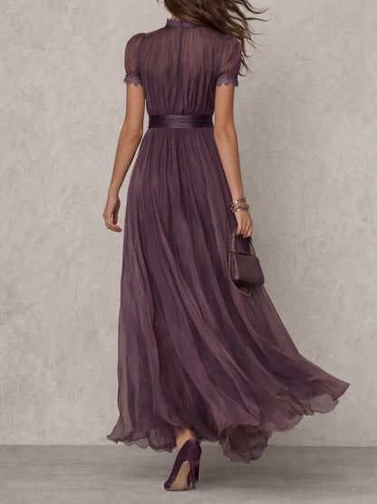 Flavia - Vestido largo morado con escote en forma de ojo de cerradura y ribete de encaje de gasa