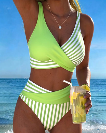 Bikini con estampado de rayas cruzadas