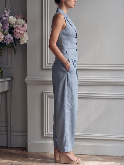 Traje de dos piezas con escote en V