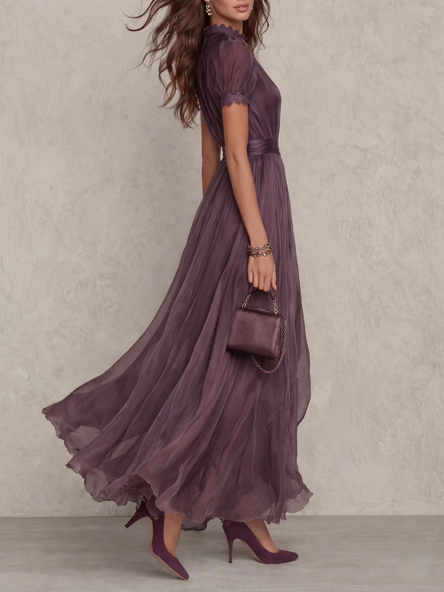 Flavia - Vestido largo morado con escote en forma de ojo de cerradura y ribete de encaje de gasa