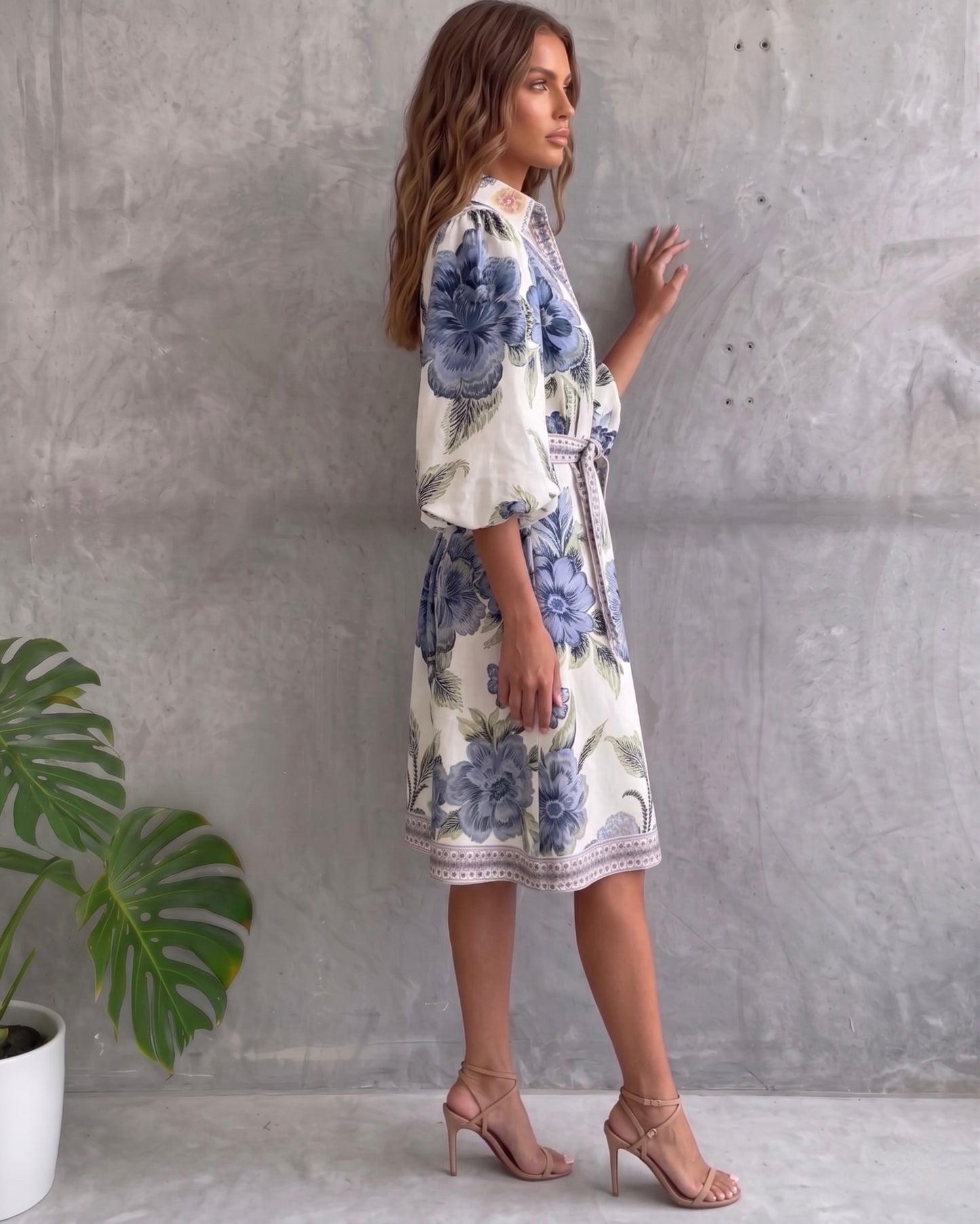 Vestido de manga farol con cuello con muescas y estampado