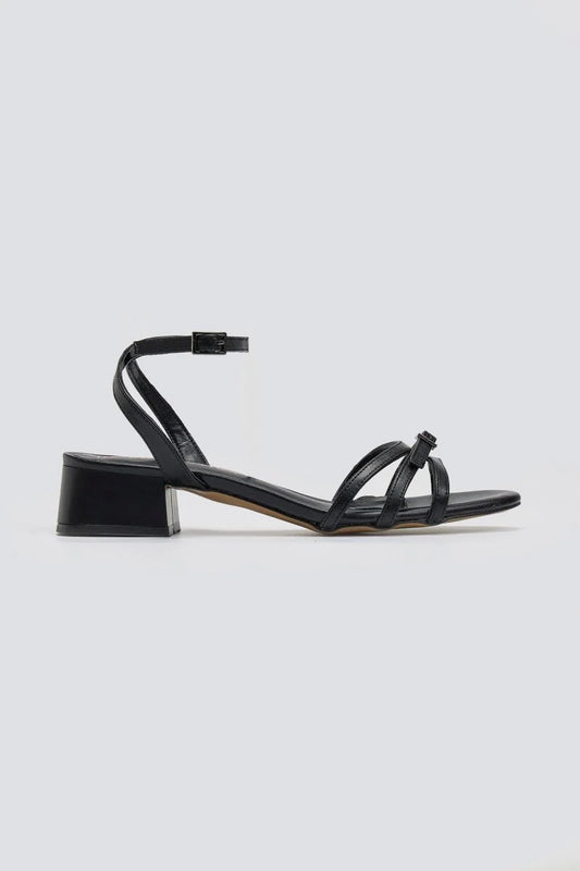 Sandalias de tiras con tacón bajo
