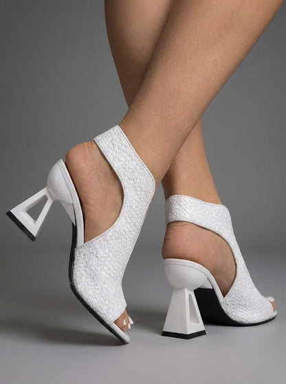 TRENZADAS | Elegantes sandalias tejidas