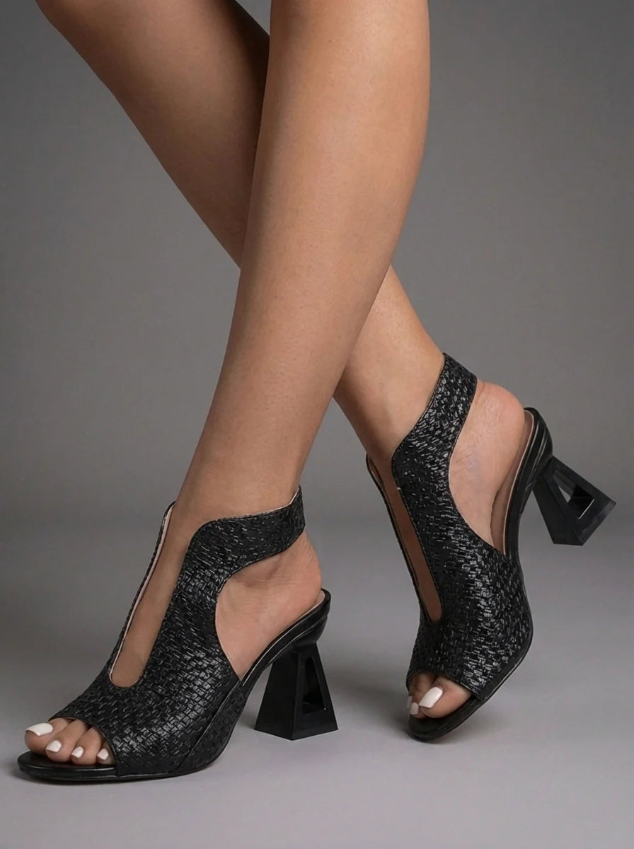 TRENZADAS | Elegantes sandalias tejidas