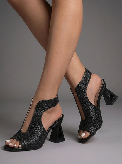 TRENZADAS | Elegantes sandalias tejidas