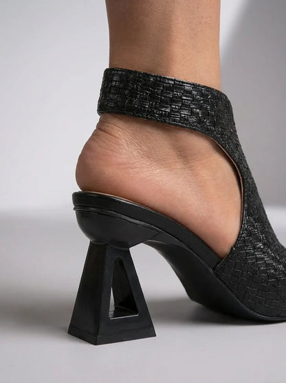 TRENZADAS | Elegantes sandalias tejidas